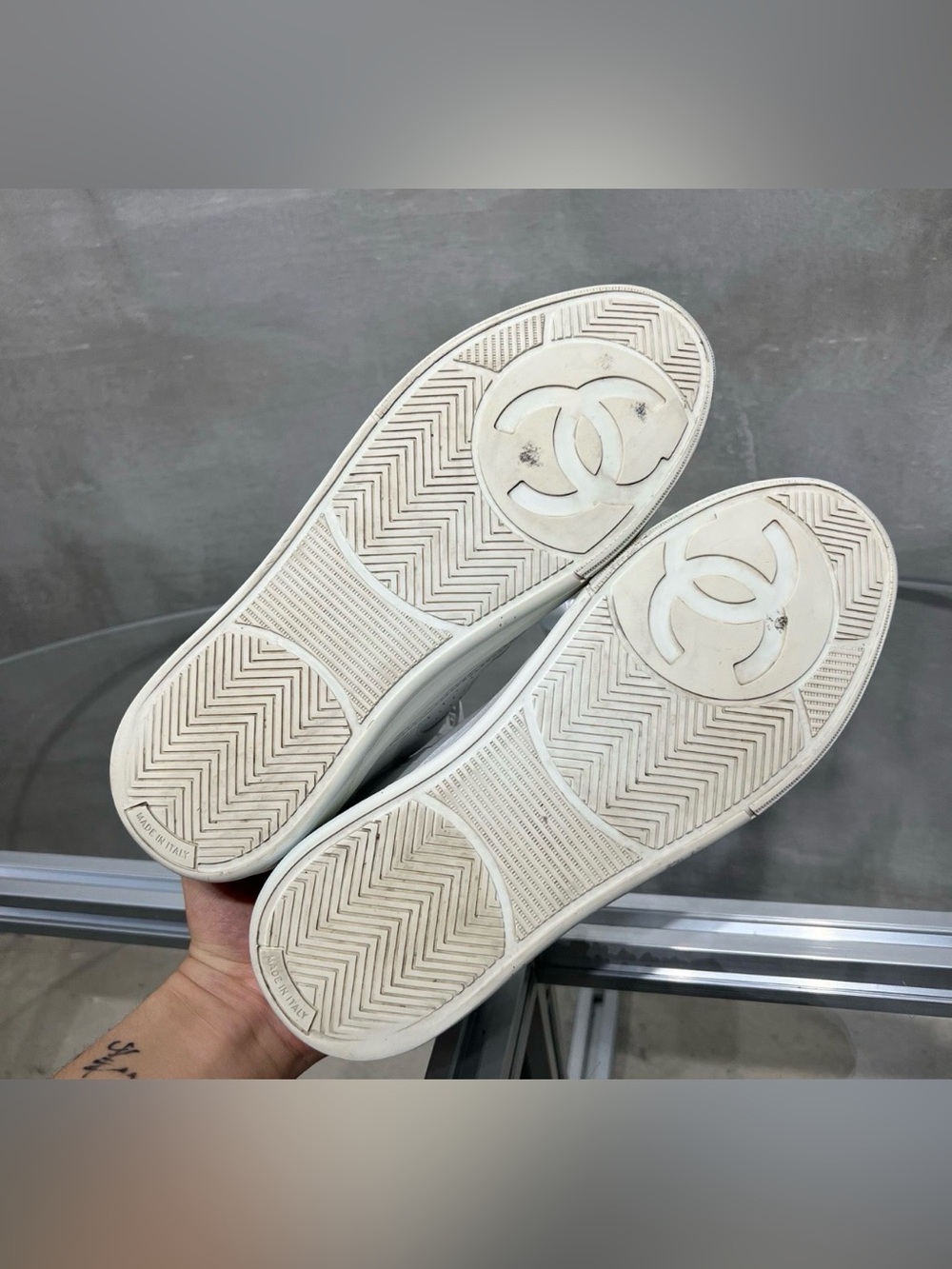 CHANEL White Leather Interior with Stamped Serial Code - Picture 6 of 7